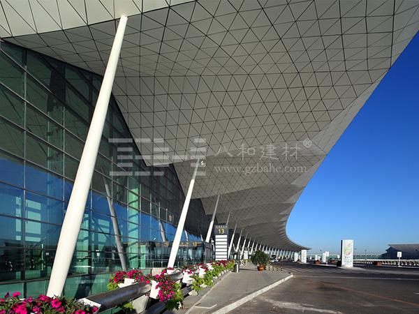 沈陽桃仙國際機(jī)場(chǎng)-鋁單板